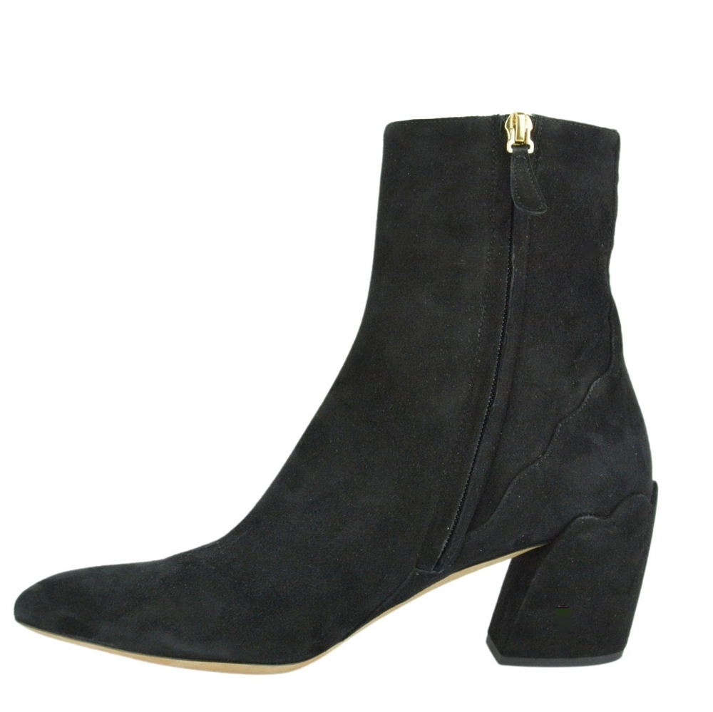 NIB boots - Picture 2 of 5